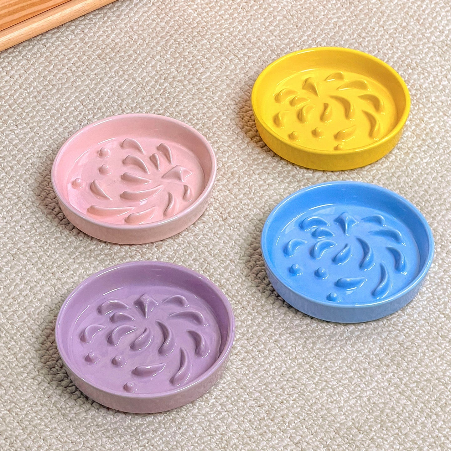 5-inch ceramic slow feeder bowl for cats and dogs - image 2